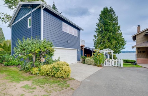 West Hills Apartment | Bremerton Studio w/Bay View: Beach Access!