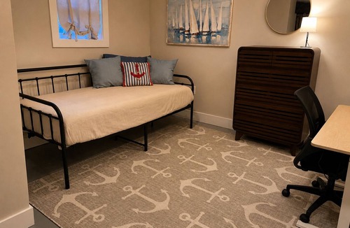 Bremerton House | Bremerton Suite/5-Min Walk to PSNS/1,200 Sq Ft/Min 30 Days/Pet Friendly!