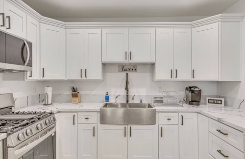 East Los Angeles Apartment | Bright 2BR Near Dodgers & DTLA w/WiFi & Comfort