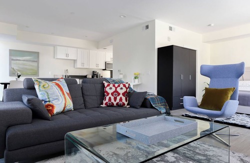 Pasadena Apartment | Bright and Comfy Studio in Downtown Pasadena