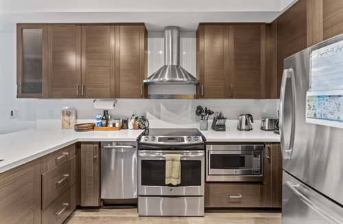 Old Ballard Condo | Bright Ballard Condo w/Modern Kitchen & Gym