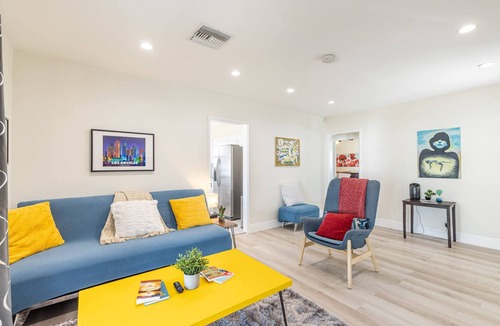 Tarzana House | *Bright & Beautiful w/Pool, BBQ, Upscale Area*