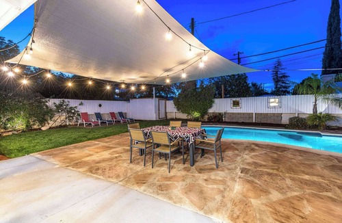 Tarzana House | *Bright & Beautiful w/Pool, BBQ, Upscale Area*