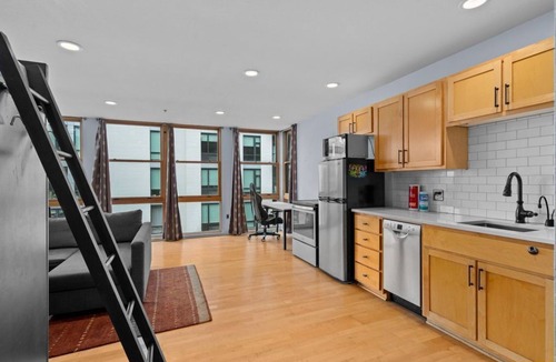 Downtown Portland Apartment | Bright Downtown Portland Studio | Walk to PSU