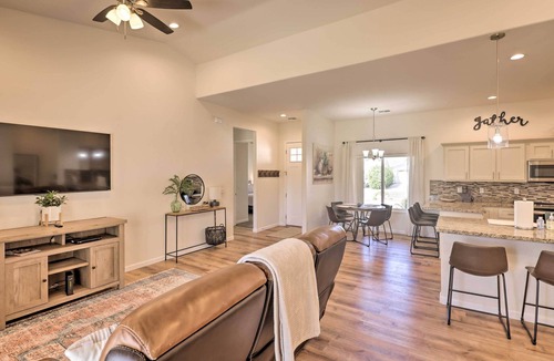Fort Mohave House | Bright Home w/Yard, 4 Mi to Colorado River!