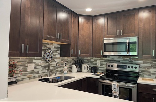 La Jolla Shores Condo | Bright La Jolla Shores Condo – Balcony Views, Parking & 15-Min Walk to Beach