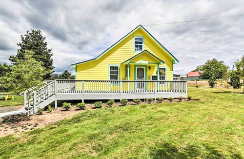 Raymond House | Bright Raymond Home, 1/2 Mi to Willapa River!