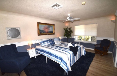 Sunrise Manor House | Brilliant Beverly King Community Pool/gym 3miles
