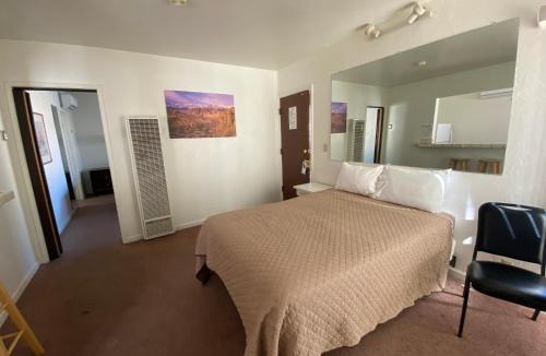 Big Pine Hotel | Bristlecone Motel