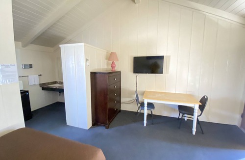 Big Pine Hotel | Bristlecone Motel