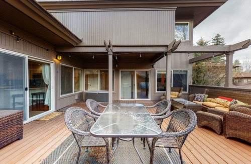Broken Top Condo | Broken Top townhome with private hot tub, deck, grill, fast WiFi, & washer/dryer