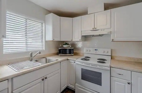 Kennewick House | Bruneau Bungalow Side A