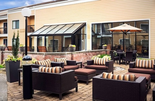 Bridle Trails House | Budget-Friendly Getaway! 2 Modern Units, Pet-Friendly, with Indoor Pool!