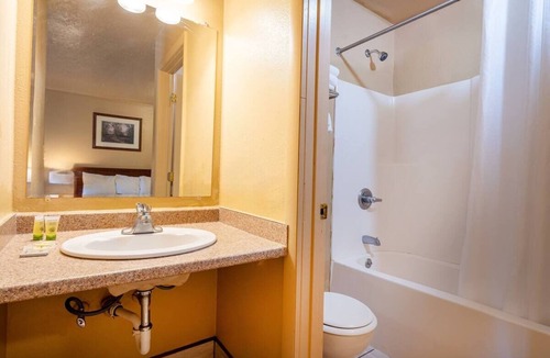 Madras Hotel | Budget-Friendly Room w/Essentials & Free Parking, Pet-Friendly