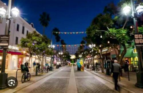 Downtown Apartment | By The Coast Living in Santa Monica Pier Promenade