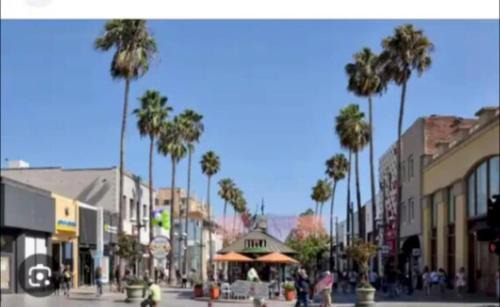 Downtown Apartment | By The Coast Living in Santa Monica Pier Promenade