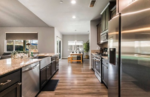 Chico House | Cal King Hi-tech Vaca Pool Home | Ideal 4 Families
