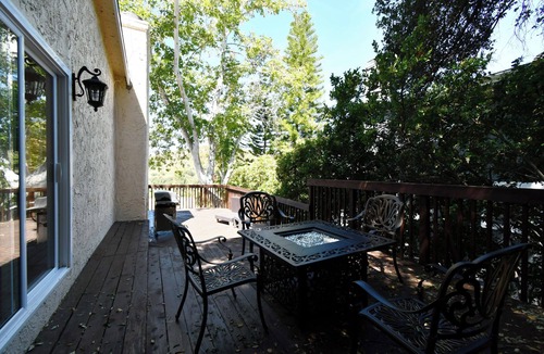 Calabasas House | Calabasas luxury 3 Bed 2 Bath Mountain View with Patio quite
