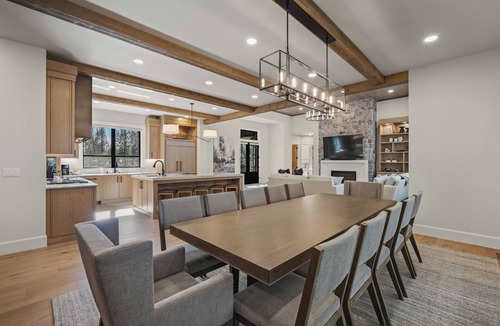 Deer Park House | Caldera Luxe Getaway with Access to Forest House
