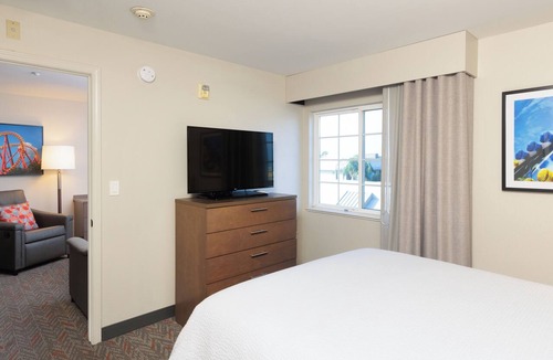 Anaheim Resort Hotel | California Getaway! With Full Kitchen, Pet-friendly and Pool!
