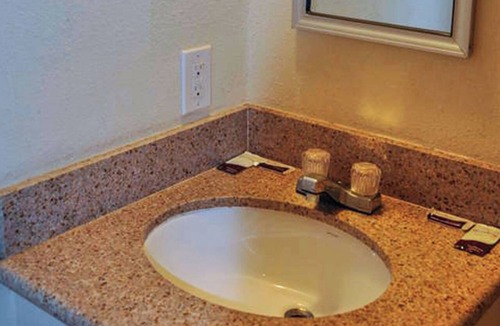 Calexico Hotel | California Suites Motel
