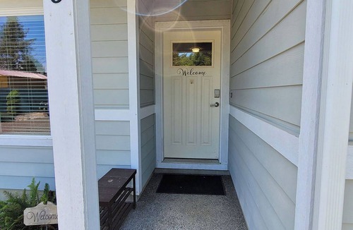 Ocean Shores House | Canal Front - Hot Tub, Private Dock, Fully Fenced!