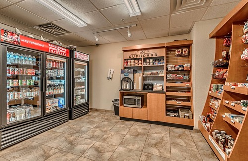 Burlington Hotel | Candlewood Suites Burlington South by IHG