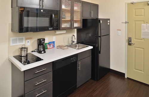 Eugene Hotel | Candlewood Suites Eugene Springfield by IHG