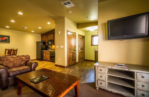 Zion National Park South Entrance Hotel | Canyon View Loft | 1 Unit | Prime Access to Zion Visitor Center and Canyon Vista
