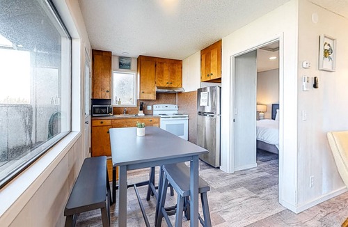 Edgewater Shores Cottage | Cape Cod Cottages #9 - Beachfront with Hot Tub!