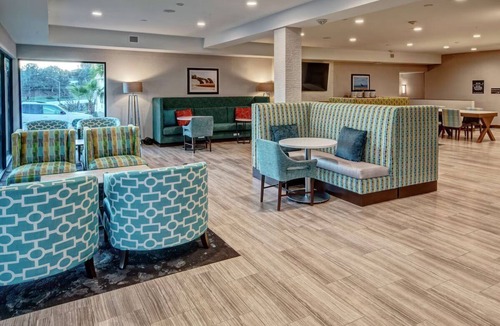 Cardiff-by-the-Sea Hotel | Cardiff Beach King Room w/Breakfast, Gym & Pool
