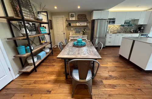Bothell House | Careys Refuge - Family Retreat with Huge Fenced Yard