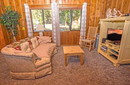 Sierra Tract House | Carson Avenue Holiday home