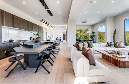 Malibu Villa | Casa Adriana by Oraklus