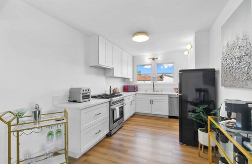 Eastern Malibu Apartment | Casa Aurelia & Valentina by Oraklus