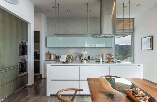 Malibu House | Casa Azure by Oraklus