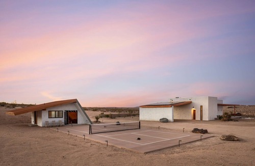 Joshua Tree House | Casa Azzurra by Fieldtrip - Architectural Retreat w/Pool, Spa, & Pickleball