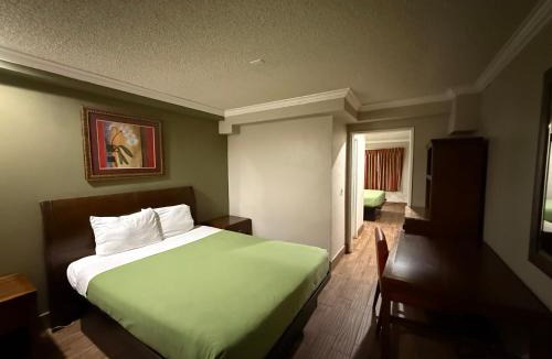 Corona Hotel | Casa Blanca Hotel - Corona