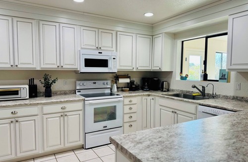 Cottonwood House | Casa de SOM - Pet & Visitor Friendly - Proceeds all go to SOM Non-Profit