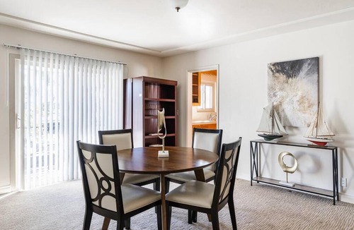 Little Italy Apartment | Casa Flora -2BR- FREE Parking in Little Italy!