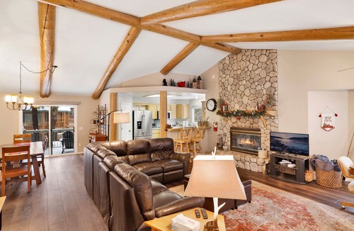 Eagle Mountain Estates Cabin | Castle Glen Gem #2220