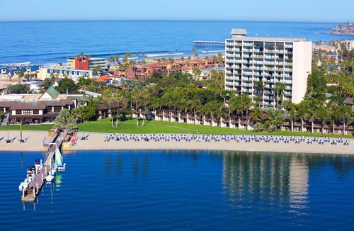 Crown Point Hotel | Catamaran Resort