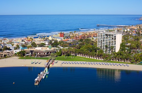 Crown Point Hotel | Catamaran Resort and Spa