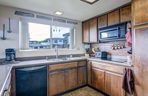 Cardiff-by-the-Sea House | Catch some waves! Panoramic ocean views!- Cardiff Surfer's Hideaway