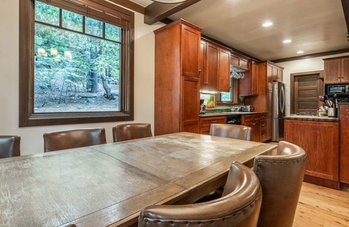 Homewood House | Cedar Crest Cottage | Steps to Beach