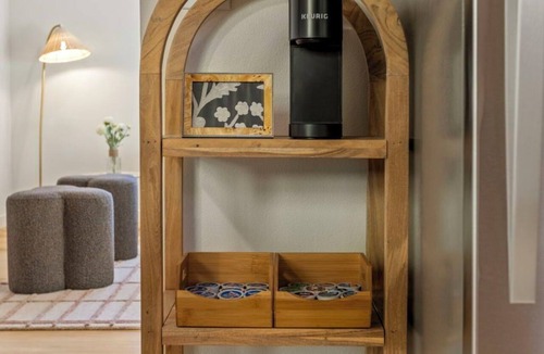 Cedar Mill Apartment | Cedar Mill Sanctuary Updated and Convenient