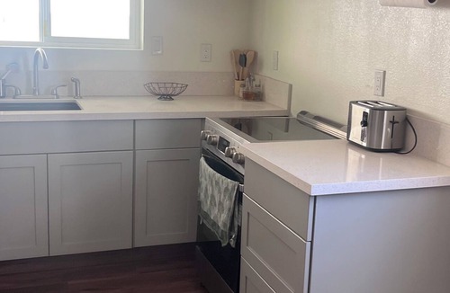 Las Vegas Apartment | Central 1 bedroom studio, with private entrance and one driveway parking spot