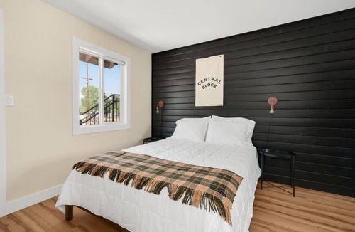 Orchard District Hotel | Central Block Motel