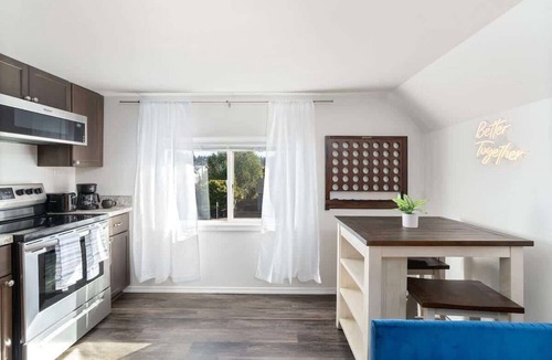 Centralia Apartment | Centralia Theater Apt w/Projector | Sleeps 4