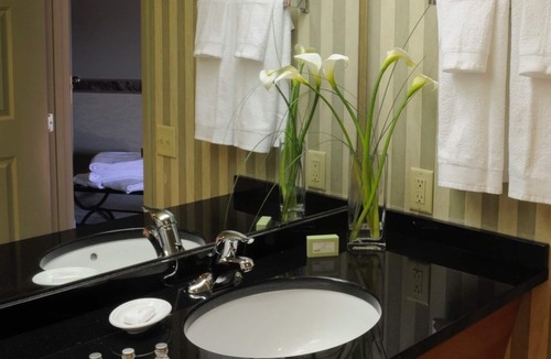 Sherwood - Tualatin South Hotel | Century Hotel